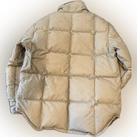 Filson Women’s Waxed Down Insulated Barn Coat - Picture 6 of 8